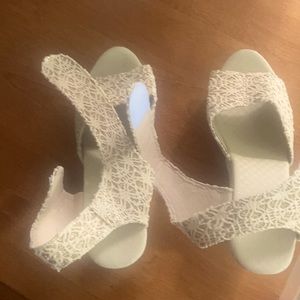 Some kind of knock off heels